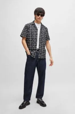 Camisa relaxed fit con logo estampado de temporada