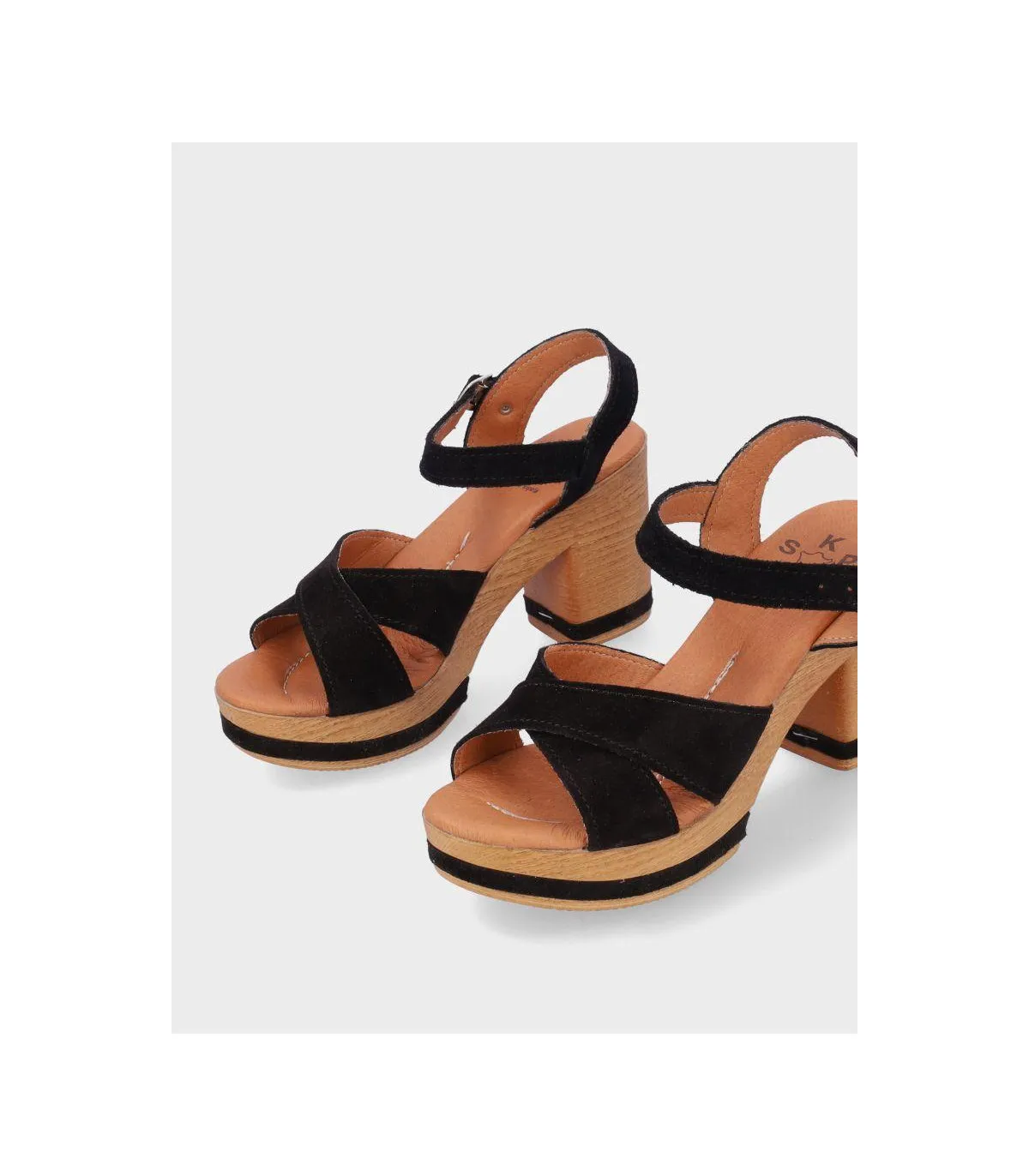 SANDALIA TACON SKP 7645 NEGRO